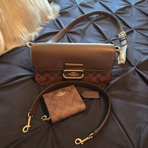 Coach Brown Signature Shoulder Bag W/matching Wallet
